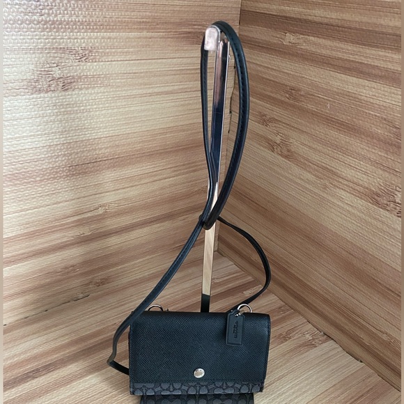 Coach Signature Crossbody Phone Wallet Bag Clutch Black Leather/ Canvas - Picture 8 of 13